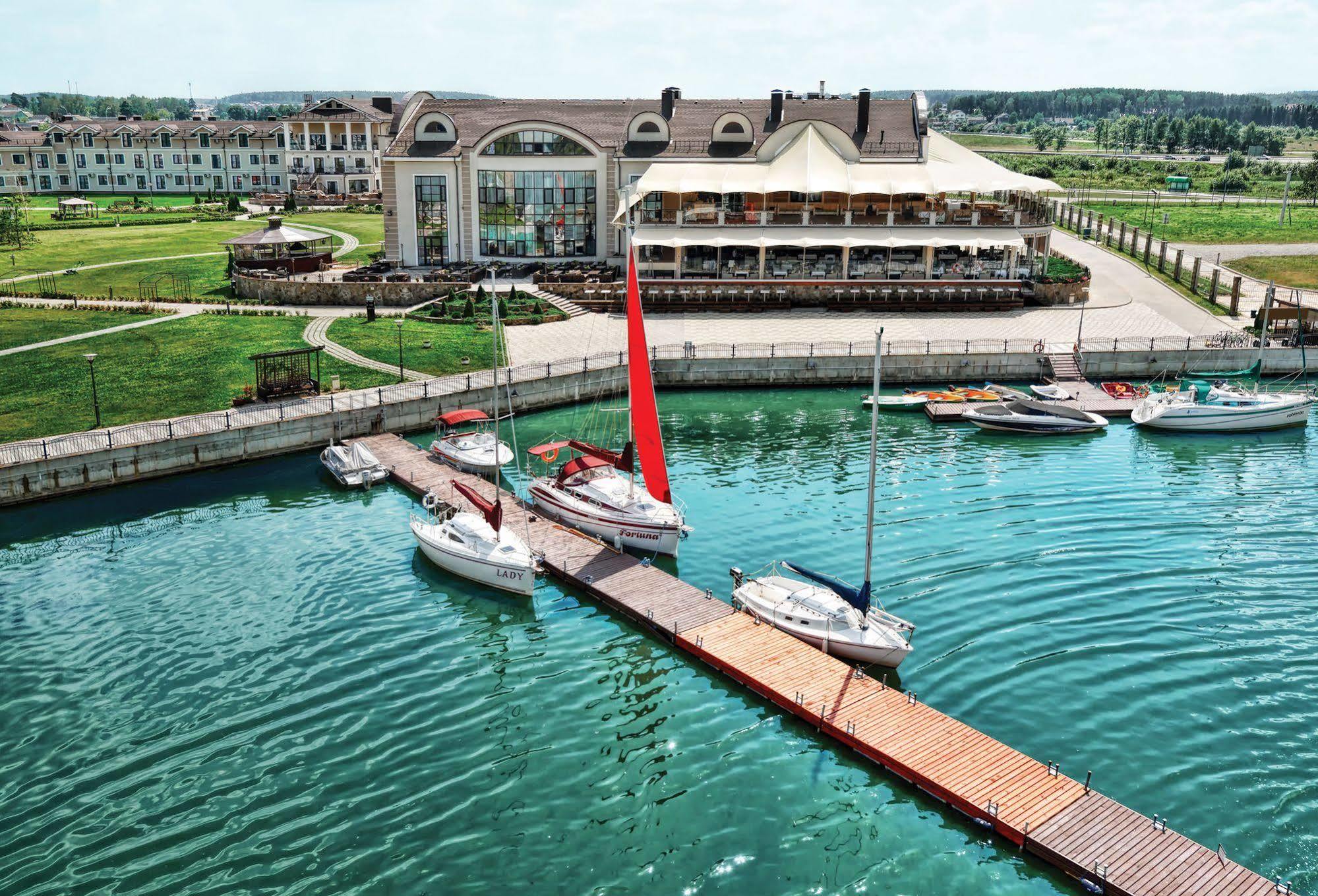 Robinson Club Resort & Spa Minsk Exterior photo