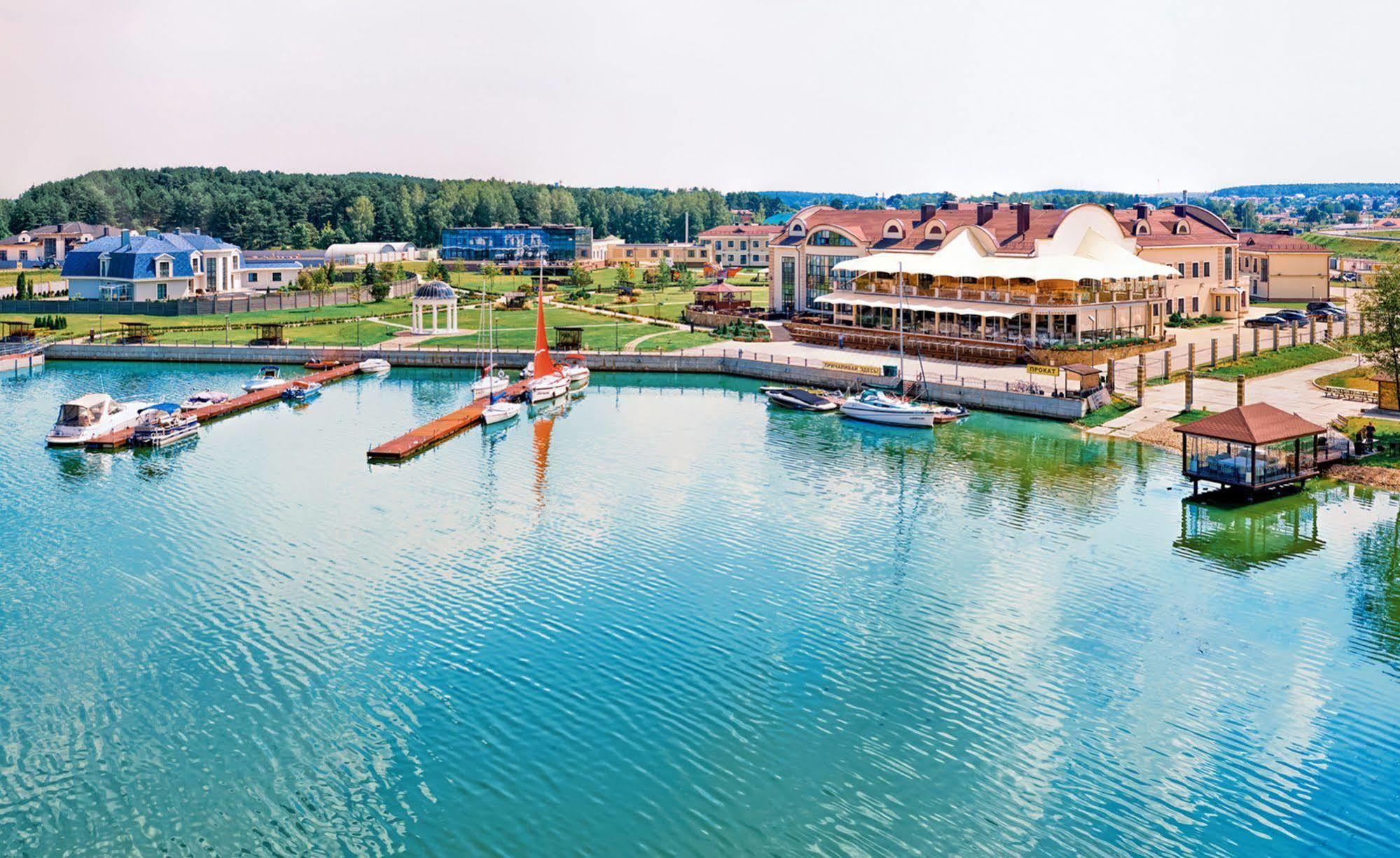 Robinson Club Resort & Spa Minsk Exterior photo